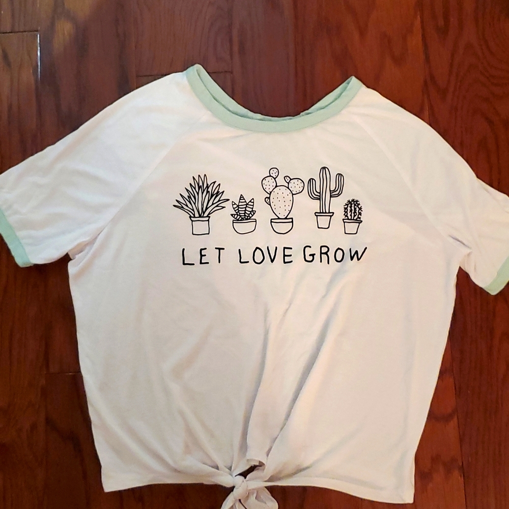 Plant graphic tee